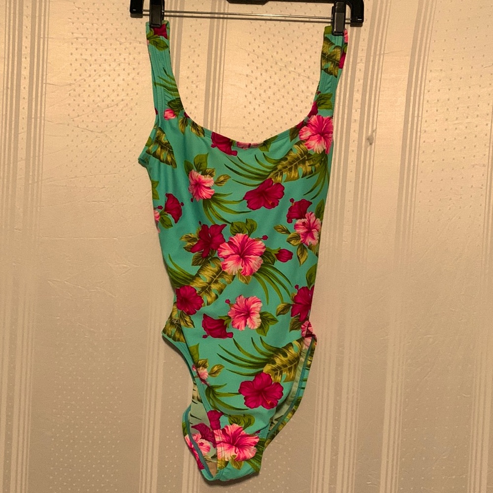 Floral Onepiece Bathingsuit